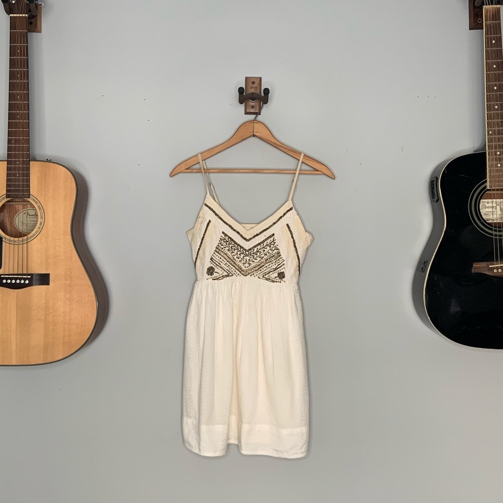 LITTLE WHITE DRESS